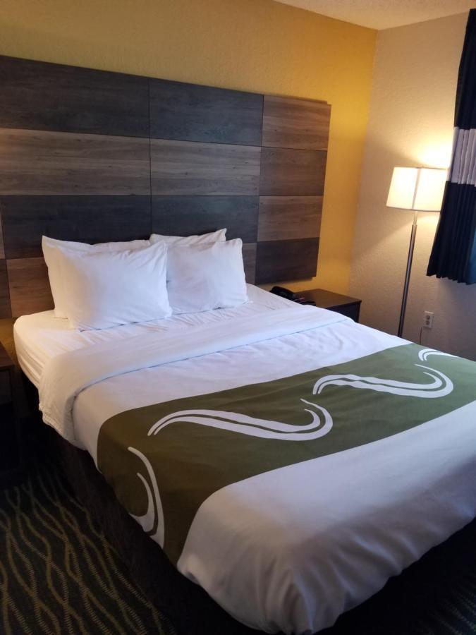 Quality Inn & Suites Leesburg Chain Of Lakes Экстерьер фото