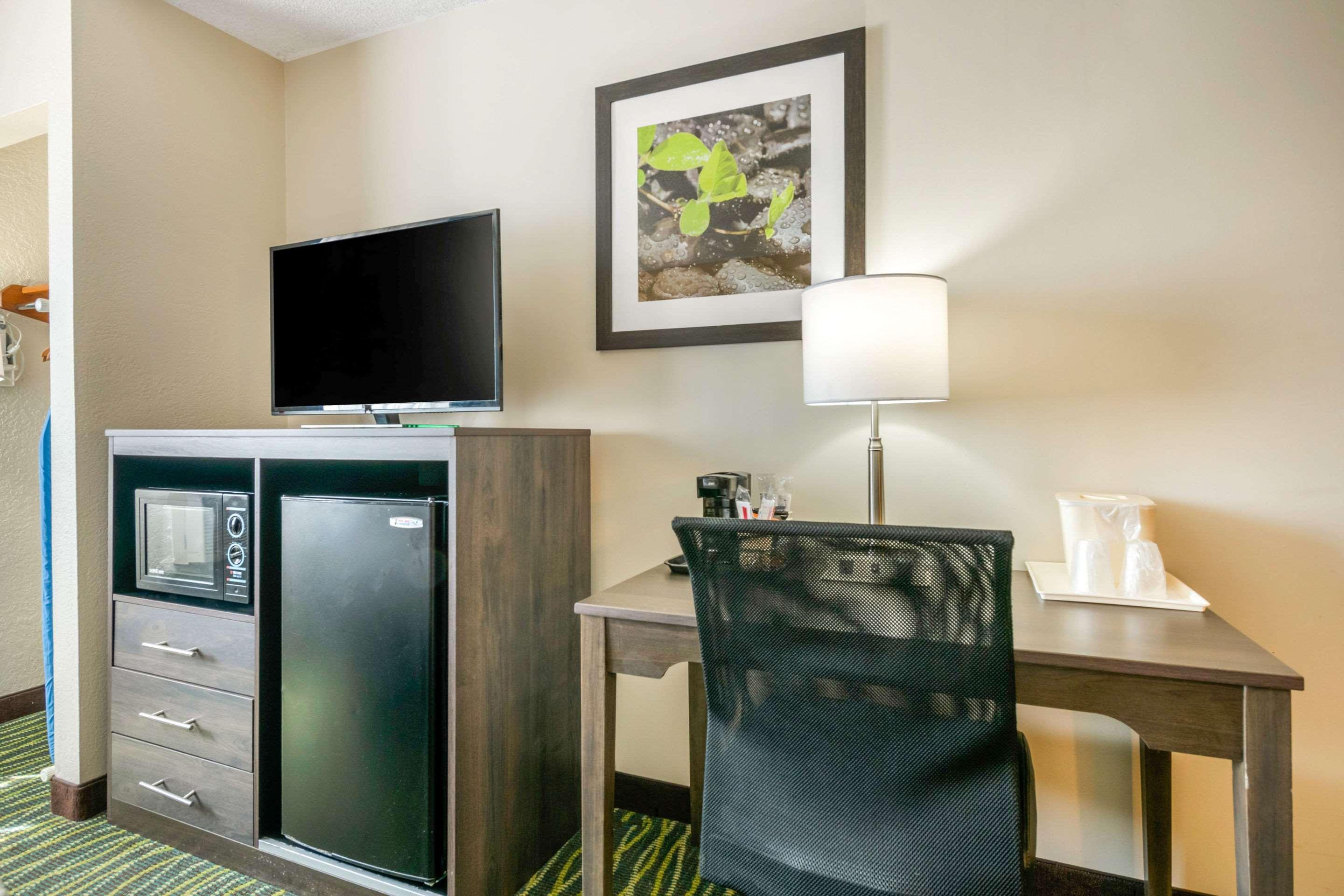Quality Inn & Suites Leesburg Chain Of Lakes Экстерьер фото