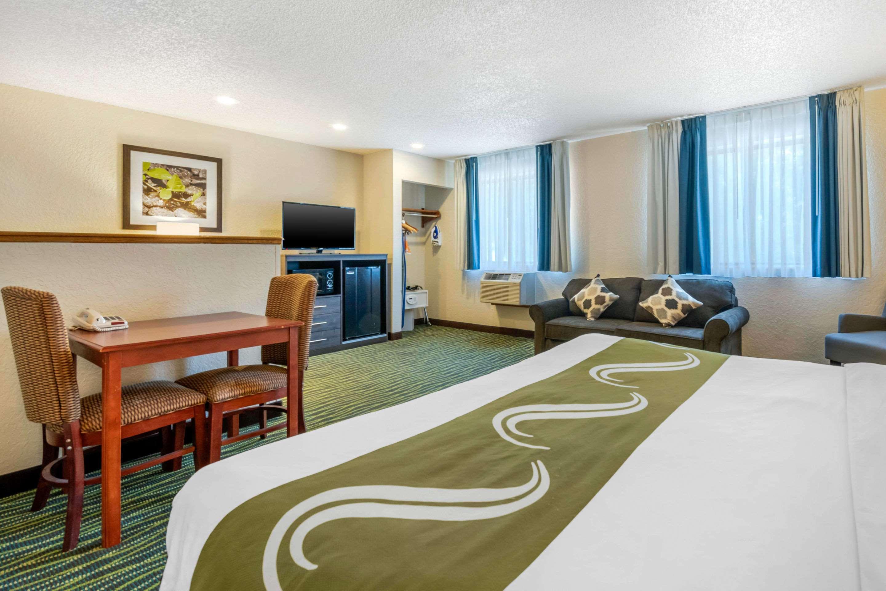 Quality Inn & Suites Leesburg Chain Of Lakes Экстерьер фото