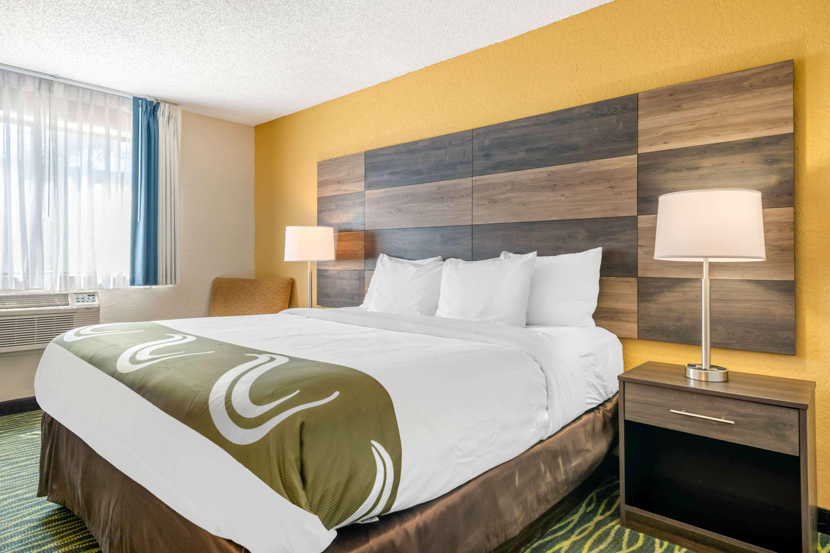 Quality Inn & Suites Leesburg Chain Of Lakes Экстерьер фото