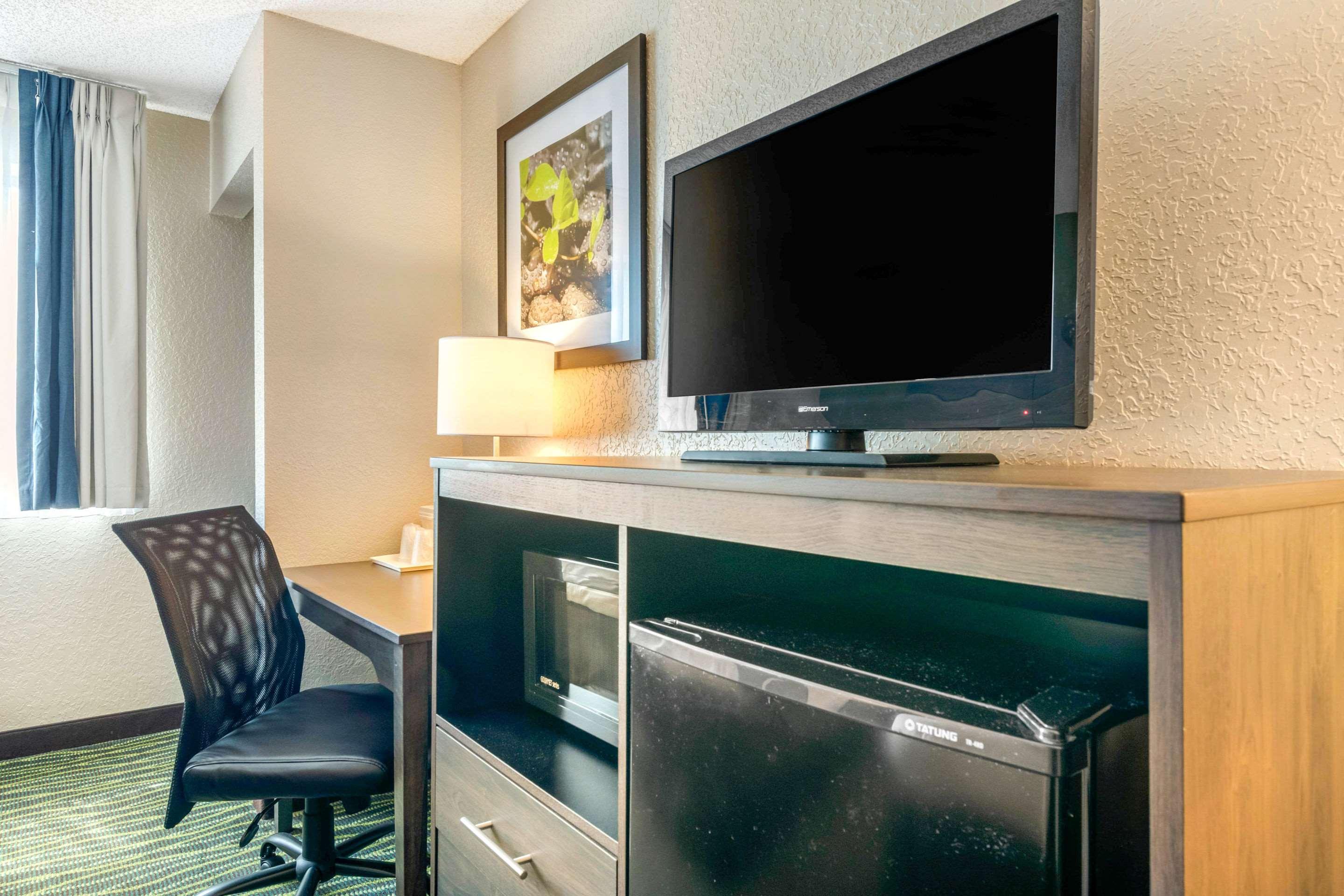 Quality Inn & Suites Leesburg Chain Of Lakes Экстерьер фото