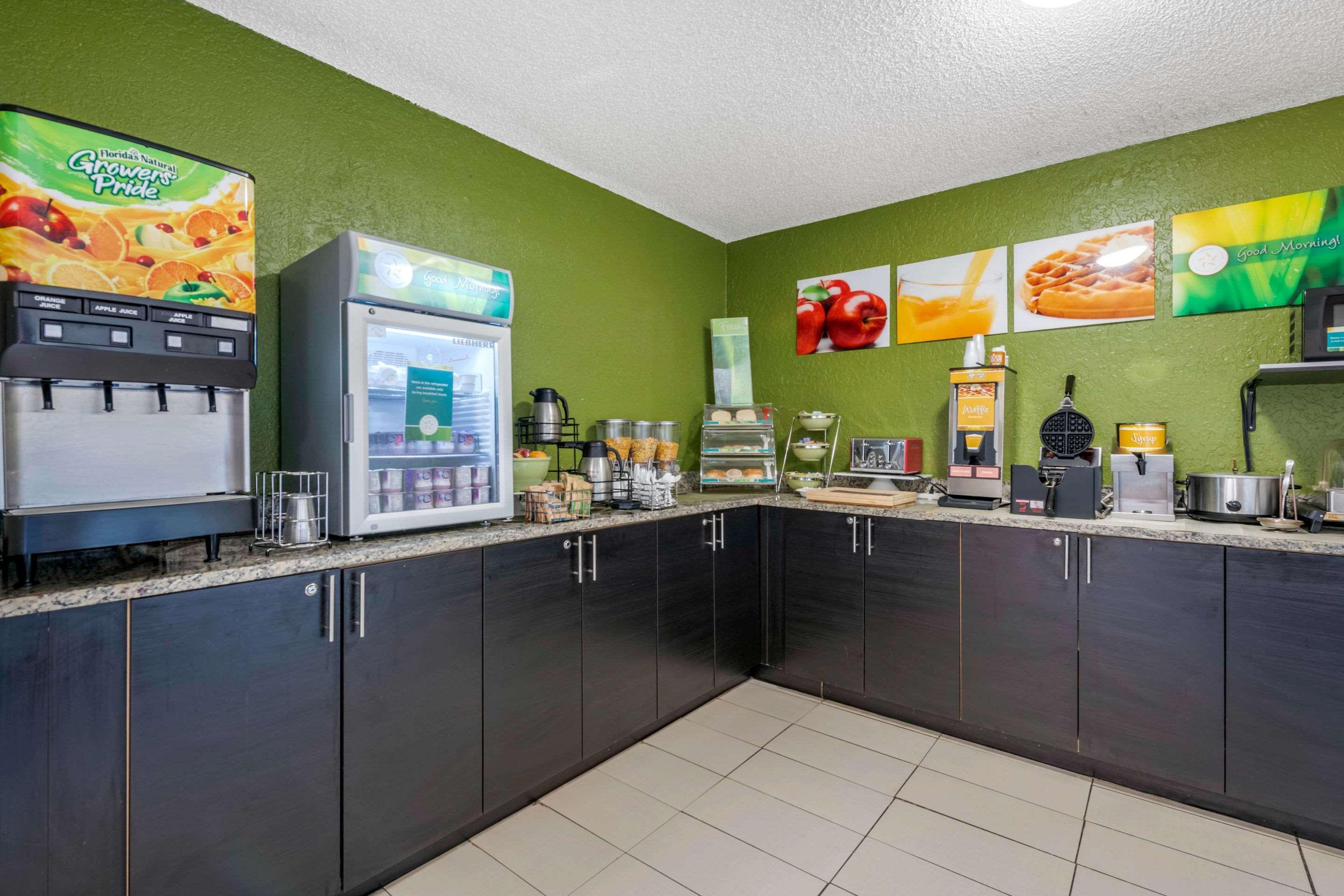 Quality Inn & Suites Leesburg Chain Of Lakes Экстерьер фото