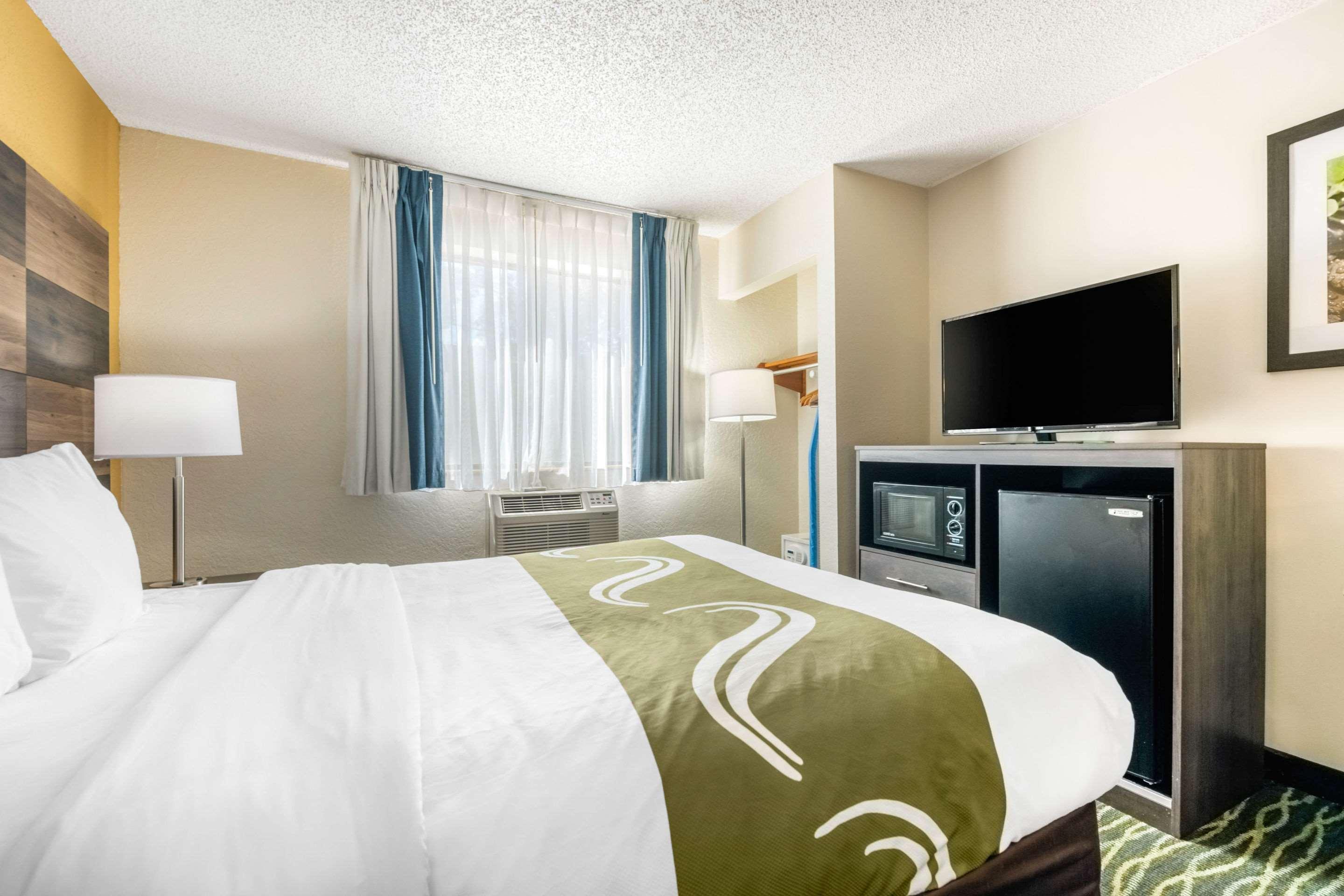 Quality Inn & Suites Leesburg Chain Of Lakes Экстерьер фото