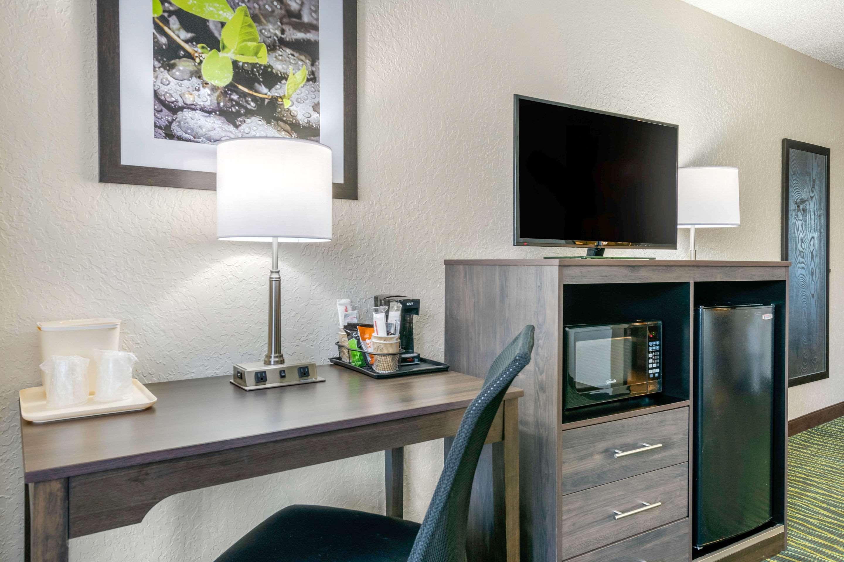 Quality Inn & Suites Leesburg Chain Of Lakes Экстерьер фото