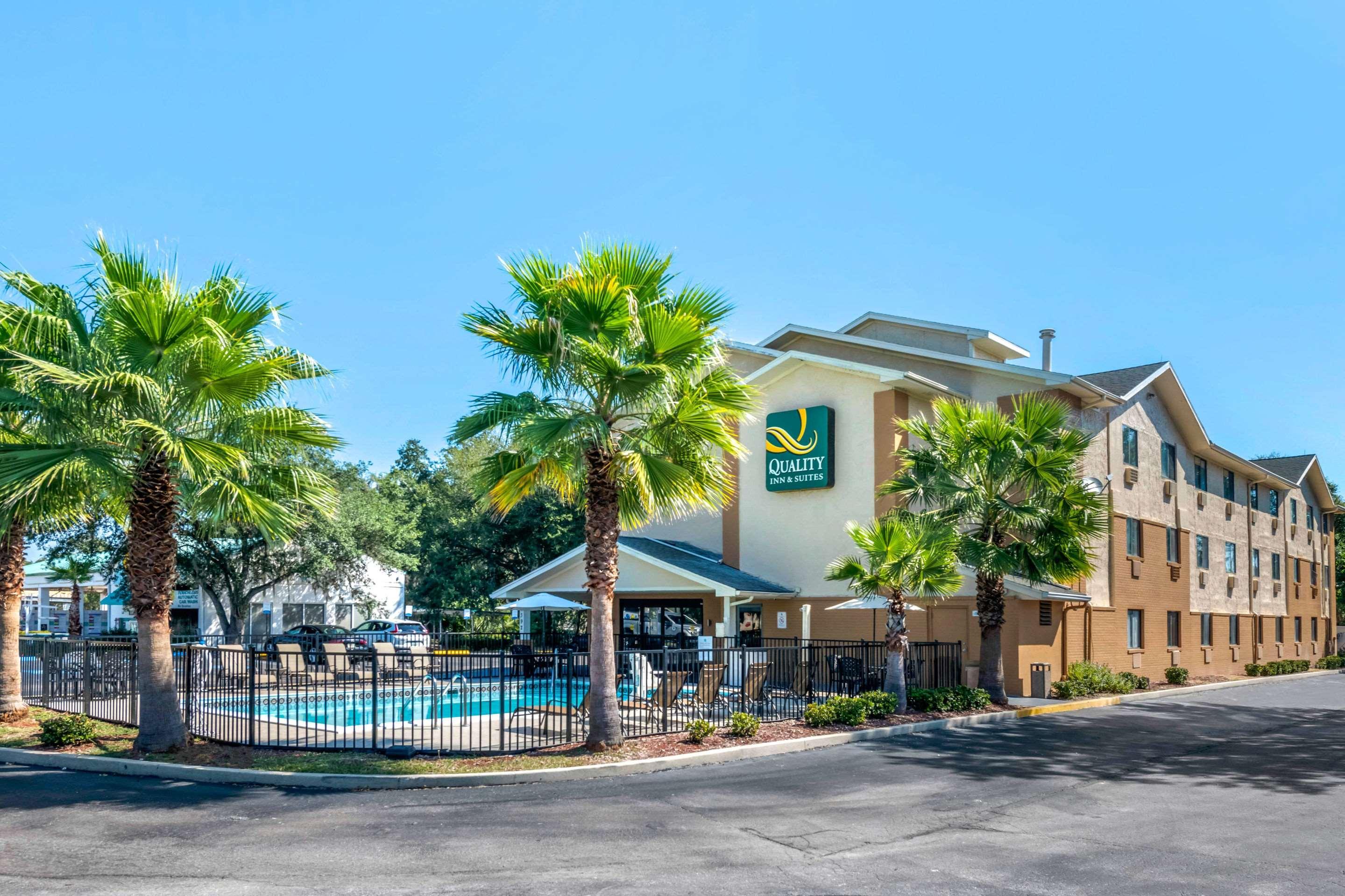 Quality Inn & Suites Leesburg Chain Of Lakes Экстерьер фото