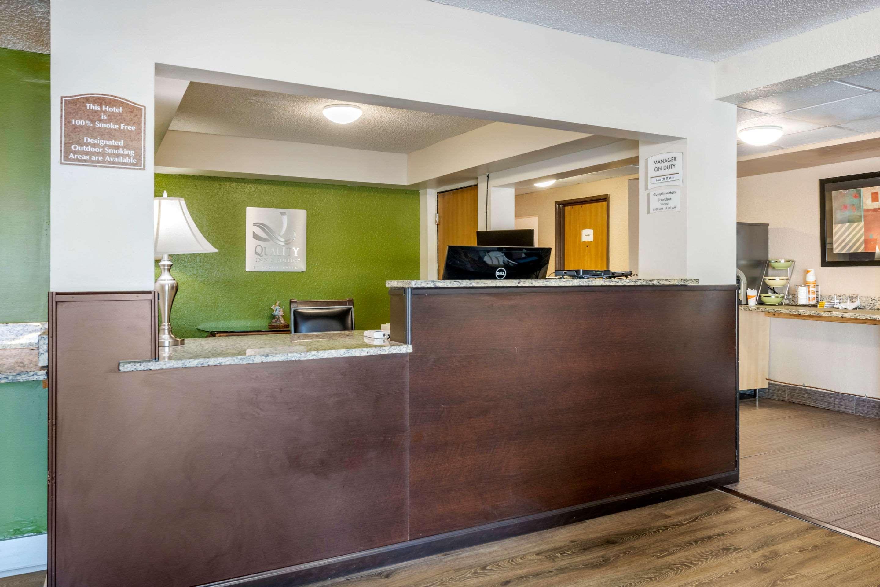 Quality Inn & Suites Leesburg Chain Of Lakes Экстерьер фото