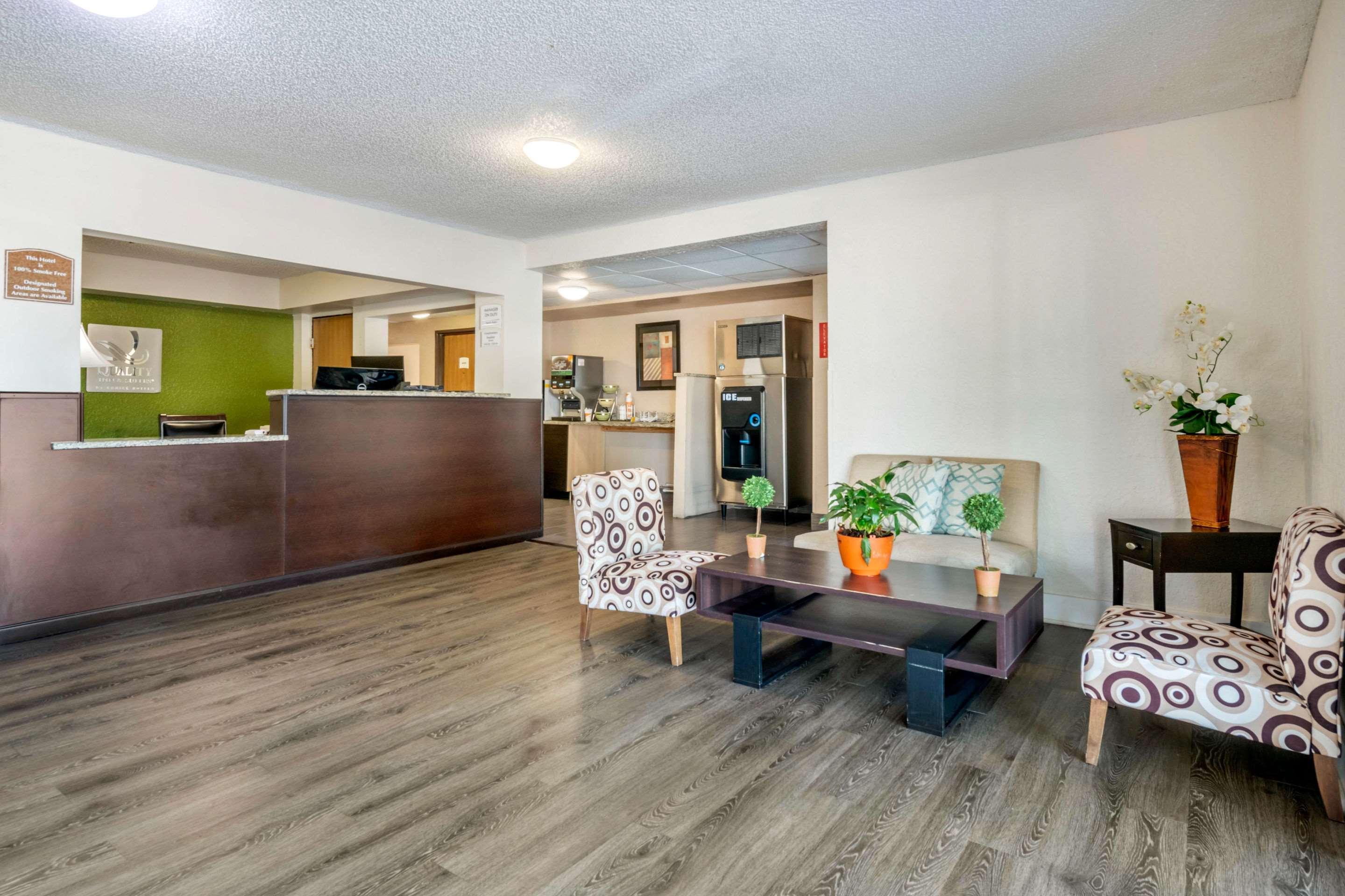 Quality Inn & Suites Leesburg Chain Of Lakes Экстерьер фото