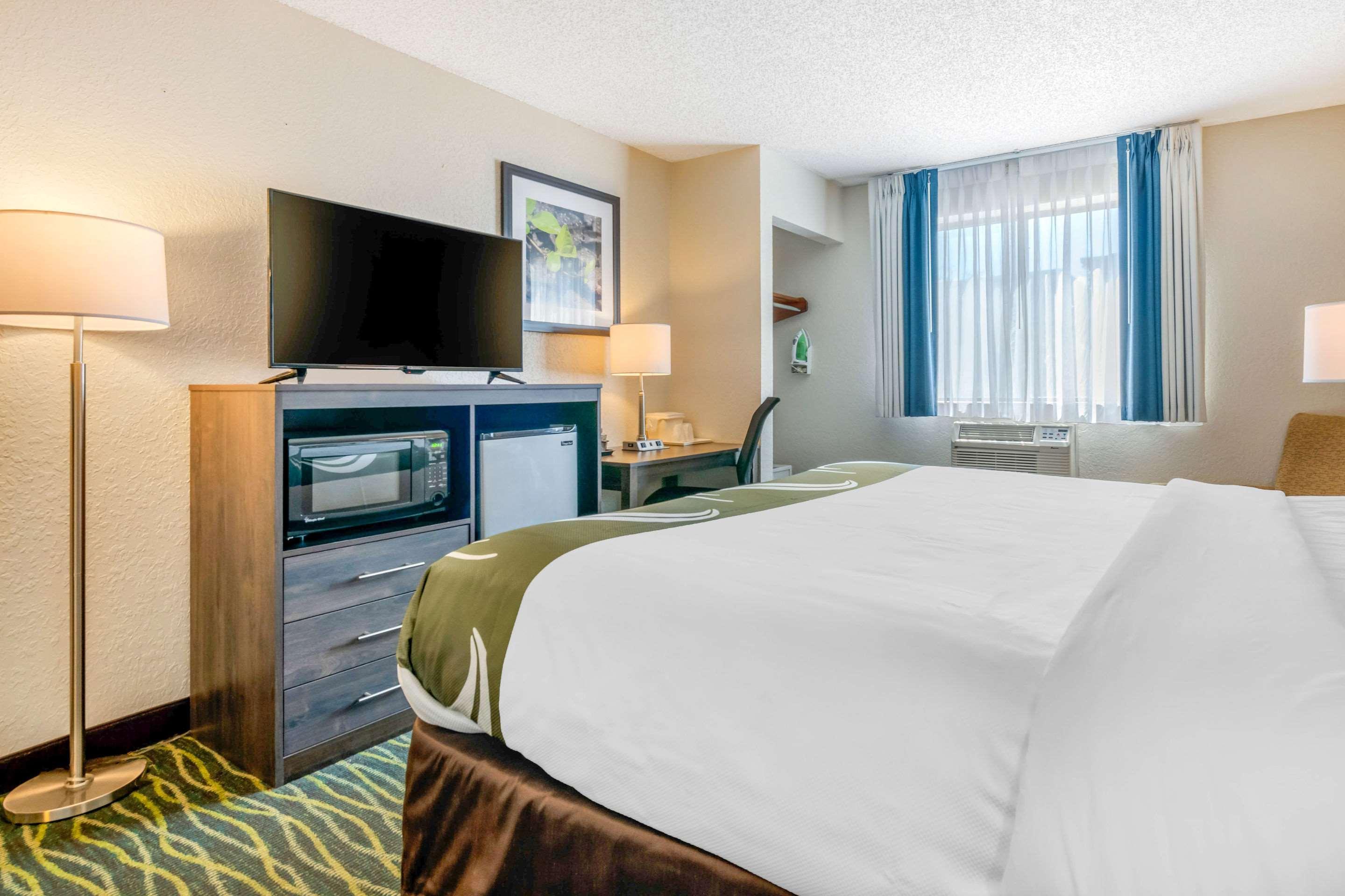 Quality Inn & Suites Leesburg Chain Of Lakes Экстерьер фото