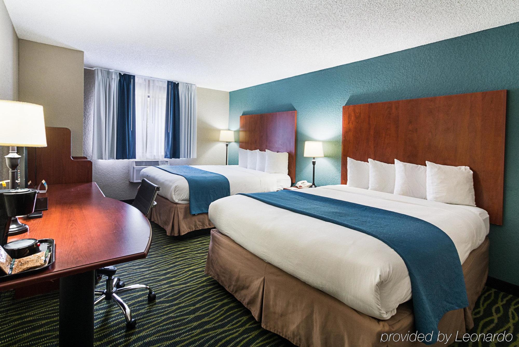 Quality Inn & Suites Leesburg Chain Of Lakes Экстерьер фото