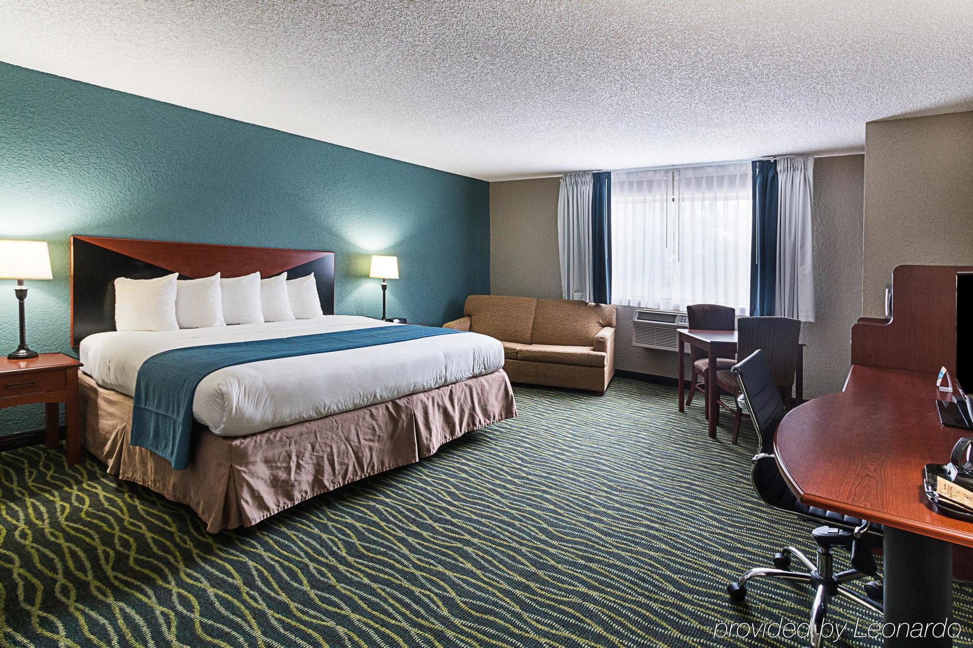 Quality Inn & Suites Leesburg Chain Of Lakes Экстерьер фото