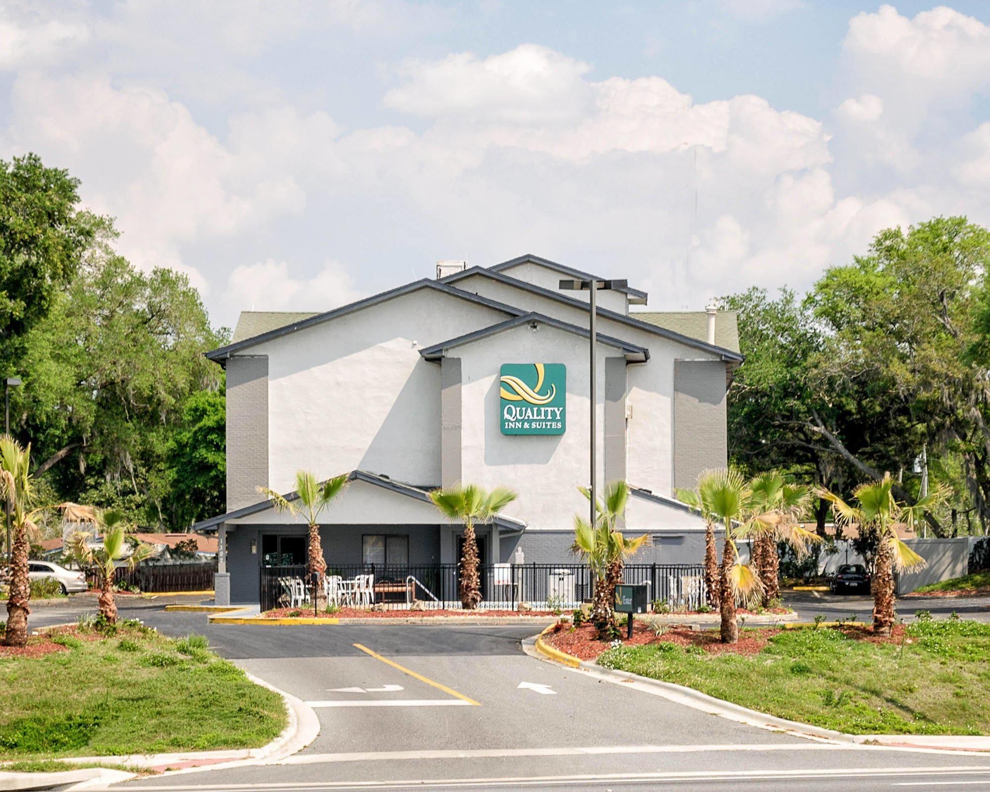 Quality Inn & Suites Leesburg Chain Of Lakes Экстерьер фото
